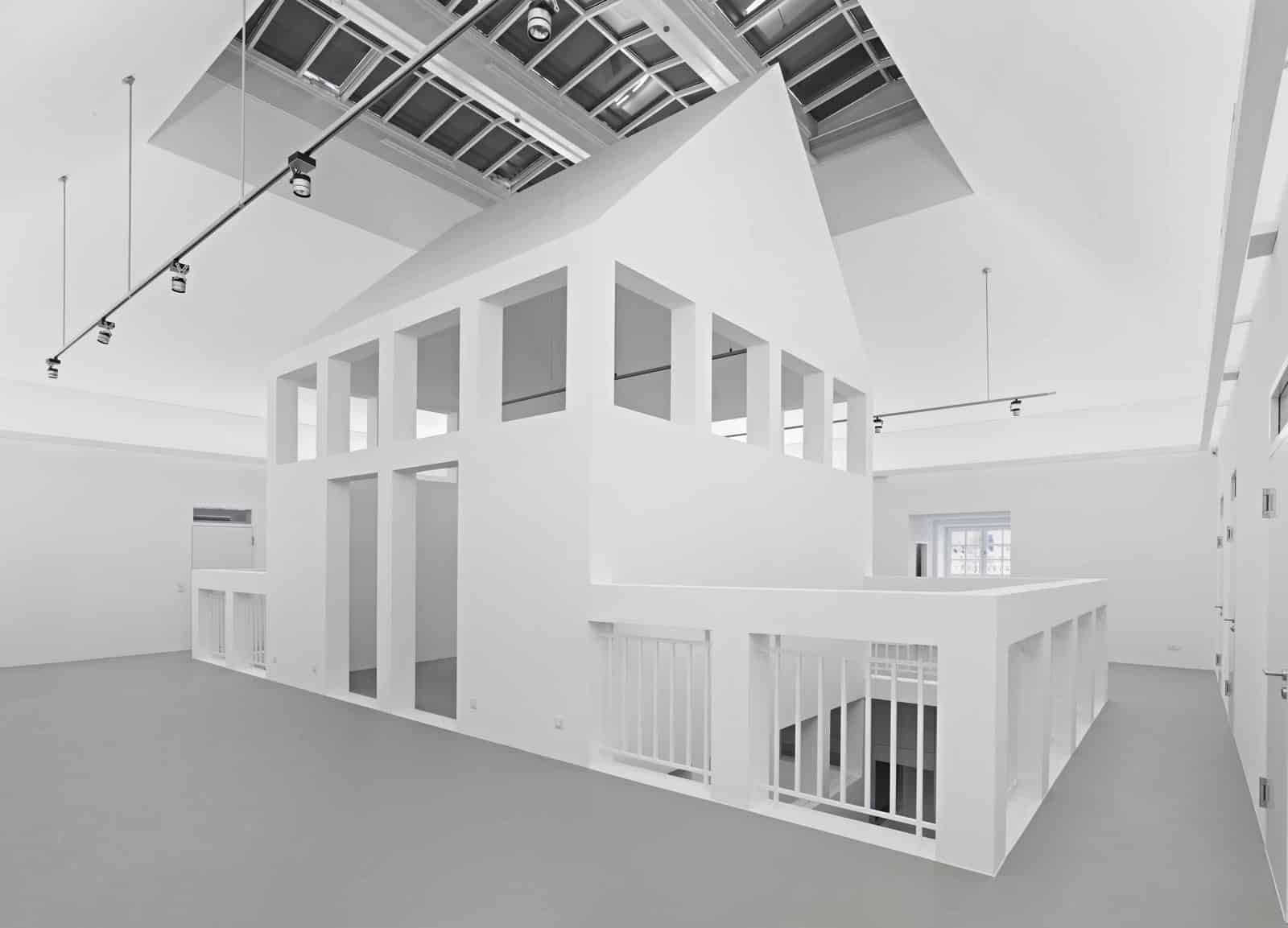 „Haus im Haus“ im 3. Obergeschoss „Haus im Haus“ im 3. Obergeschoss Foto: Norbert Miguletz, Frankfurt am Main