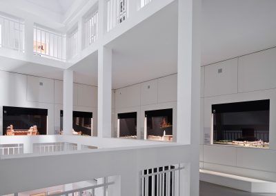 Dauerausstellung – Von der Urhütte zum Wolkenkratzer \ Foto: Norbert Miguletz, Frankfurt am Main