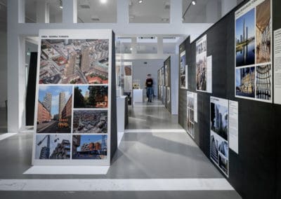 Ausstellung International Highrise Award 2020 I © Moritz Bernoully