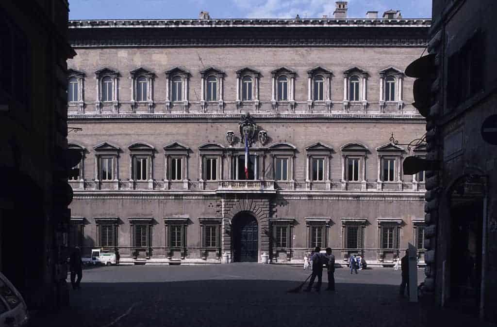 Palazzo Farnese, Blick auf Hauptfassade, Foto Quast 20