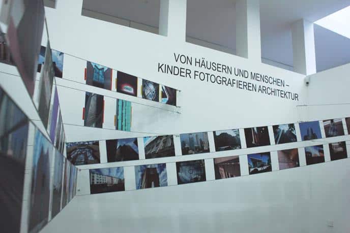 Deutsches Architekturmusuem DAM – VON HÄUSERN UND MENSCHEN – Kinder fotografieren Architektur