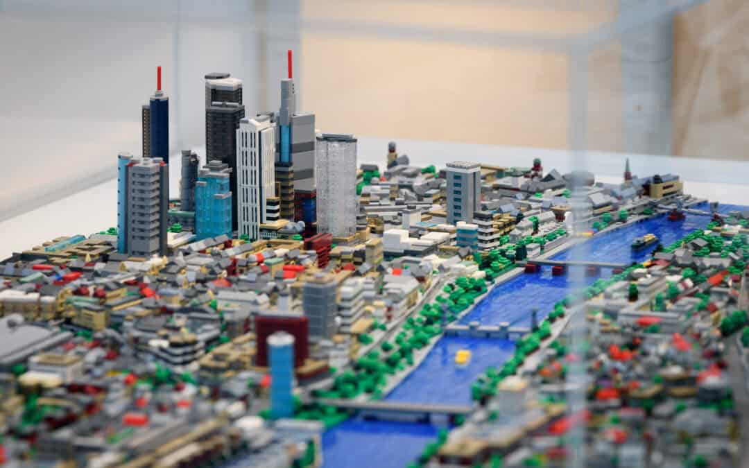 Liebling, ich habe den Römer geschrumpft — Wie ein Klemmbaustein-Modell im Microscale-Format entsteht